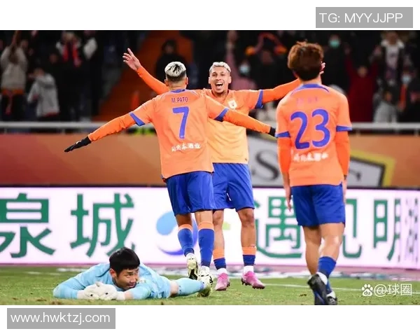 亚洲足球明星齐聚一堂激烈对抗展现精彩比赛瞬间